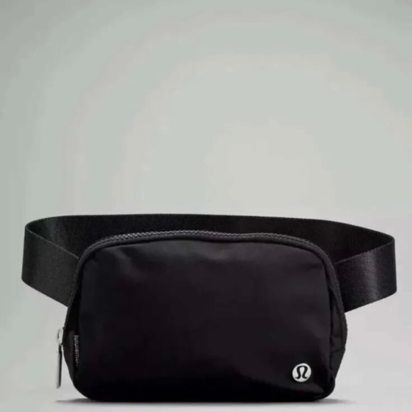 Lululemon belt bag NWT - Picture 1 of 7